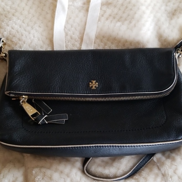 Tory Burch Handbags - Tory Burch magnetic crossbody purse